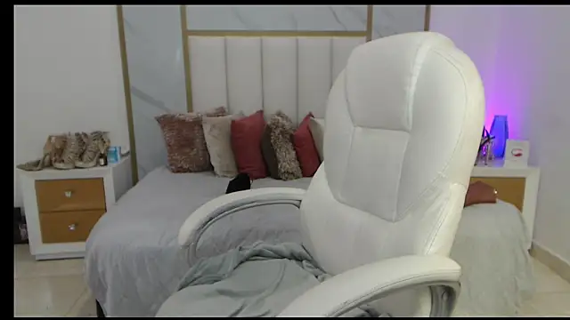 annita cooper  online show from 16, 10, 2025