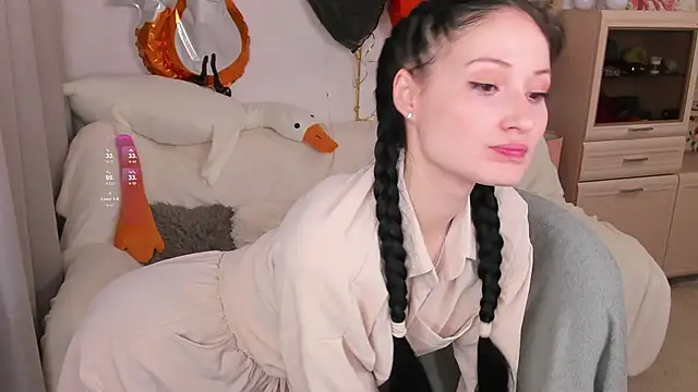 Snapshot of LisaMooore chatting on 19, 12, 2025 LisaMooore online show from 19, 12, 2025