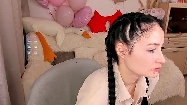 Snapshot of LisaMooore chatting on 5, 2, 2026 LisaMooore online show from 5, 2, 2026