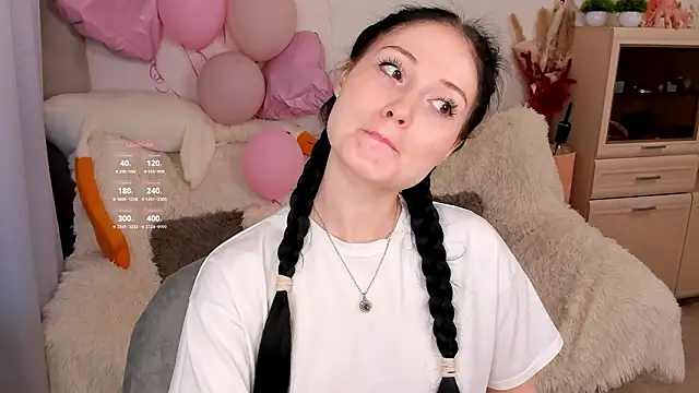 Snapshot of LisaMooore chatting on 21, 2, 2026 LisaMooore online show from 21, 2, 2026