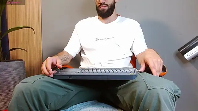 Mr WhiteCock online show from 19, 9, 2025