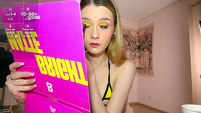 summerhazeee online show from 24, 4, 2026