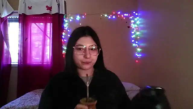 imsohornydacom online show from 28, 4, 2026