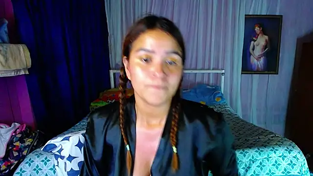 Snapshot of ZoeKuipers13 chatting on 12, 1, 2025 ZoeKuipers13 online show from 12, 1, 2025