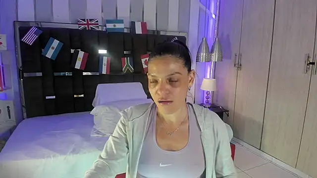 Snapshot of KatteMoss chatting on 17, 6, 2026 KatteMoss online show from 17, 6, 2026