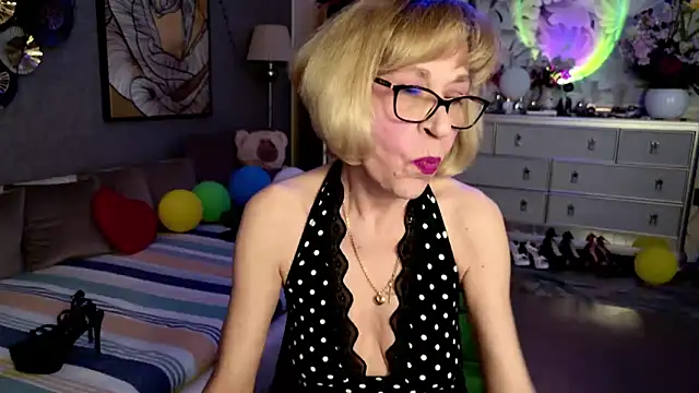 HornyMilf 555 online show from 28, 4, 2026