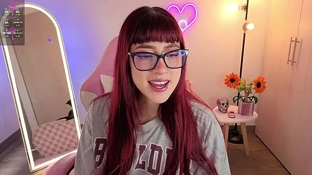 Snapshot of violet_ch chatting on 9, 6, 2026 violet ch online show from 9, 6, 2026