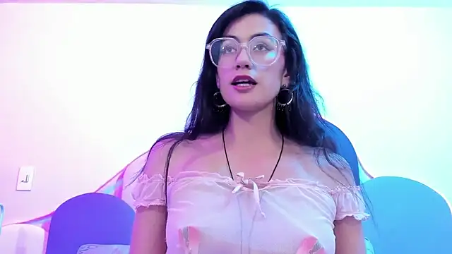 SophieGomez22 online show from 5, 2, 2025