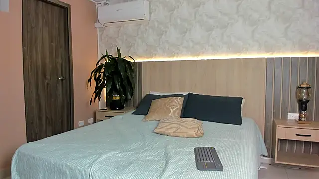 rebeca cortez  online show from 20, 4, 2026