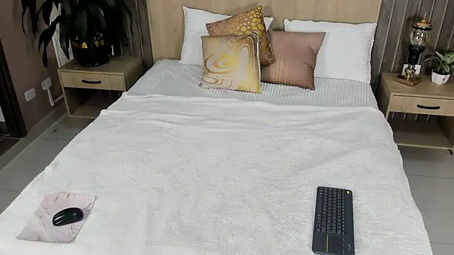 Snapshot of rebeca_cortez_ chatting on 5, 6, 2026 rebeca cortez online show from 5, 6, 2026
