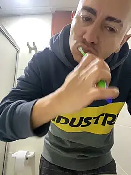 DanielGomez9 online show from 27, 12, 2024