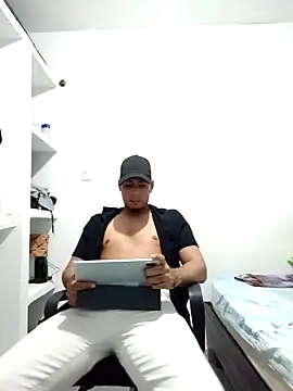 Snapshot of bonehur chatting on 1, 10, 2025 bonehur online show from 1, 10, 2025