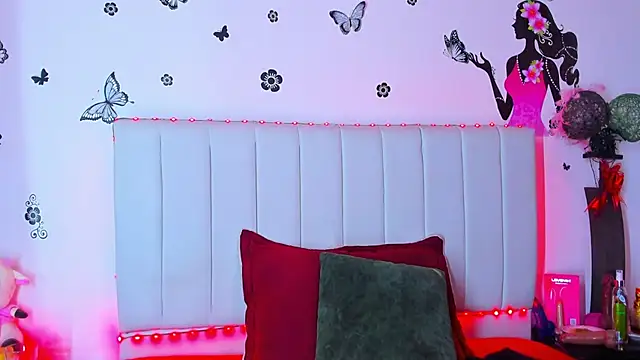 caro lyne  online show from 20, 4, 2026
