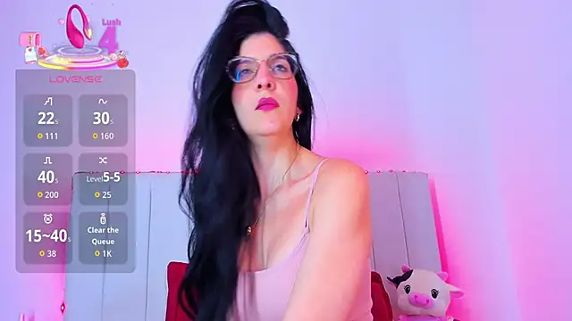 caro lyne  online show from 7, 6, 2026
