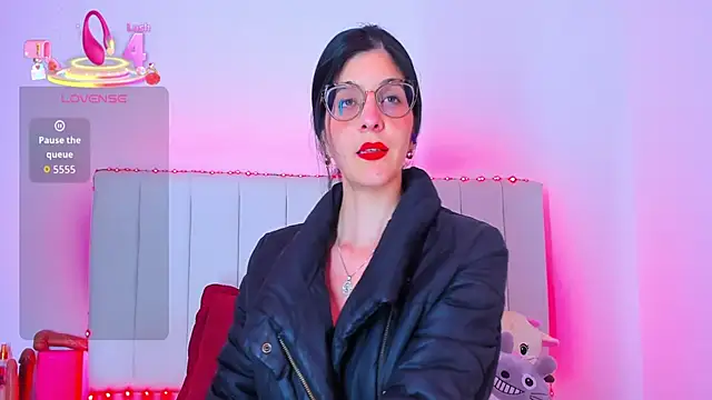 caro lyne  online show from 12, 6, 2026