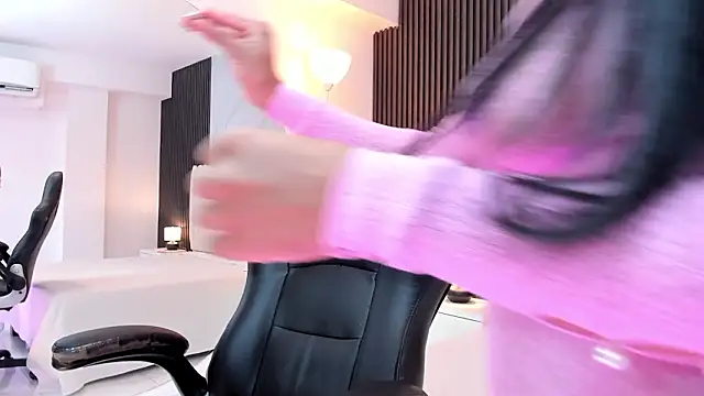 Madiee Rhea online show from 2, 2, 2026