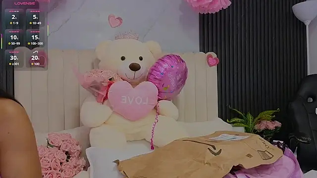 Madiee Rhea online show from 27, 4, 2026