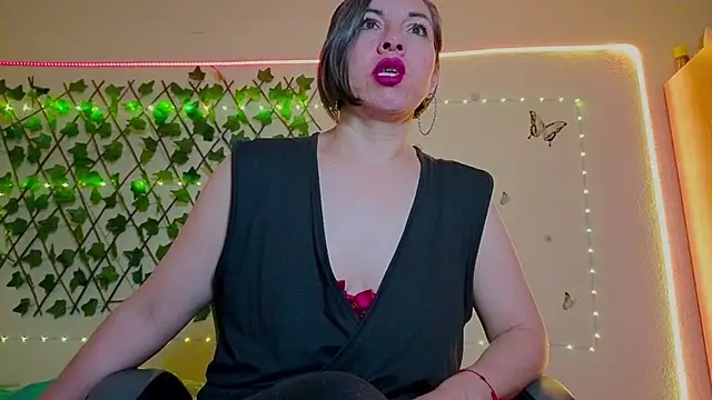 Lady breaks hearts online show from 28, 10, 2025