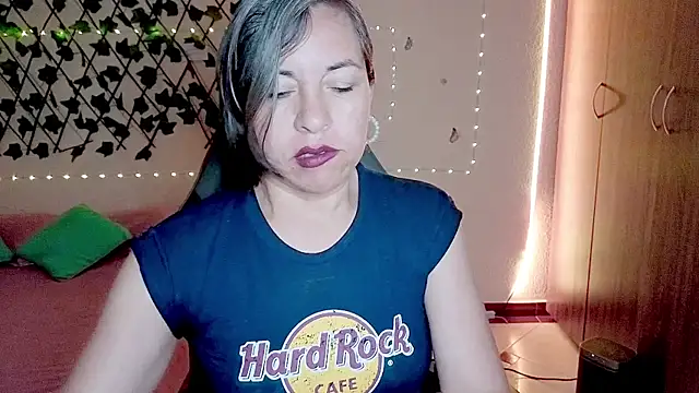 Lady breaks hearts online show from 22, 11, 2025