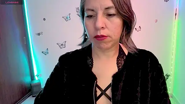 Lady breaks hearts online show from 27, 7, 2026
