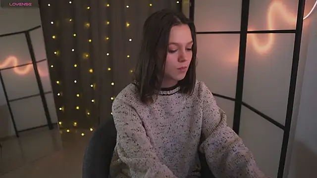 Addelin Moon online show from 27, 1, 2025