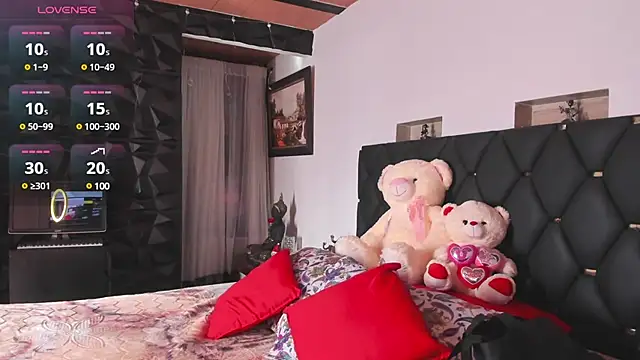 charlottemeyerr online show from 12, 12, 2024