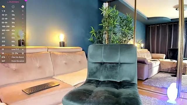 Snapshot of Project-Raven chatting on 9, 3, 2025 Project-Raven online show from 9, 3, 2025