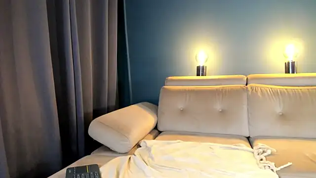 Snapshot of Project-Raven chatting on 12, 9, 2025 Project-Raven online show from 12, 9, 2025