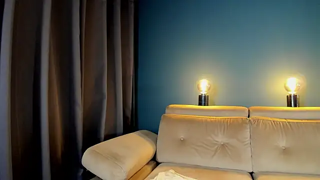 Snapshot of Project-Raven chatting on 4, 11, 2025 Project-Raven online show from 4, 11, 2025