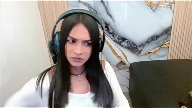 Snapshot of Dollbehavior_ chatting on 13, 9, 2025 Dollbehavior online show from 13, 9, 2025