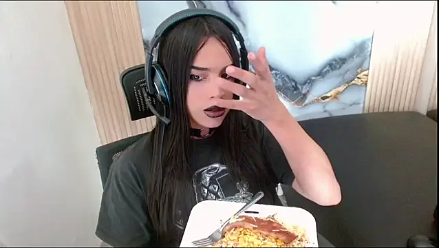 Snapshot of Dollbehavior_ chatting on 21, 9, 2025 Dollbehavior online show from 21, 9, 2025