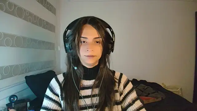 Snapshot of Dollbehavior_ chatting on 19, 10, 2025 Dollbehavior online show from 19, 10, 2025