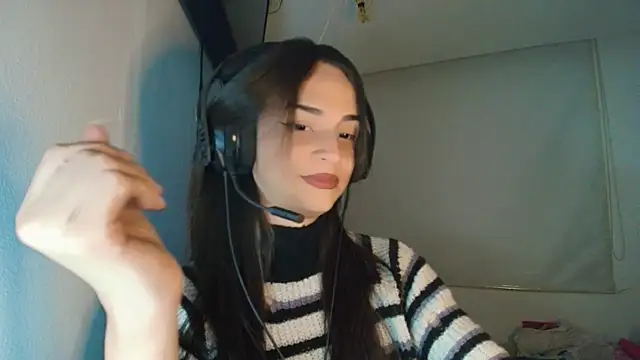 Snapshot of Dollbehavior_ chatting on 30, 10, 2025 Dollbehavior online show from 30, 10, 2025