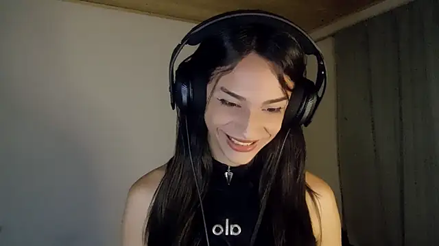 Snapshot of Dollbehavior_ chatting on 28, 11, 2025 Dollbehavior online show from 28, 11, 2025