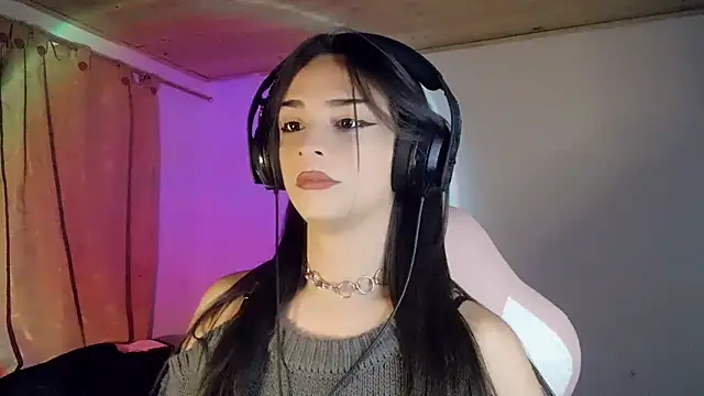 Snapshot of Dollbehavior_ chatting on 4, 2, 2026 Dollbehavior online show from 4, 2, 2026