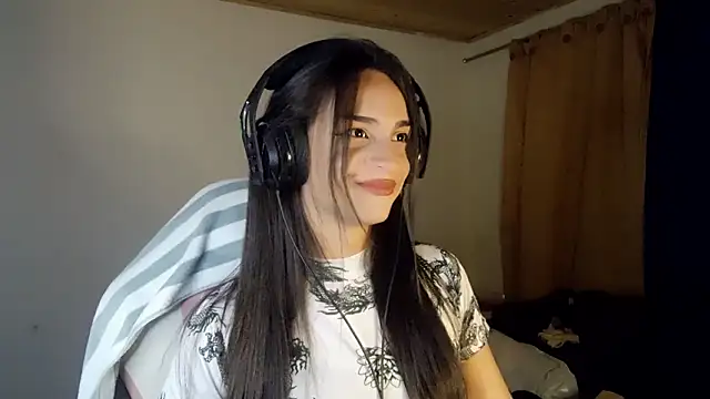 Snapshot of Dollbehavior_ chatting on 6, 3, 2026 Dollbehavior online show from 6, 3, 2026