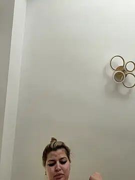 AllysonK online show from 22, 4, 2026