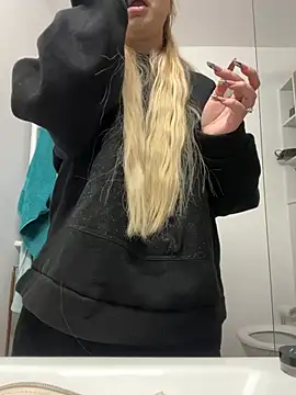 AllysonK online show from 28, 4, 2026