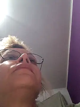 BritneyHudson online show from 27, 4, 2026