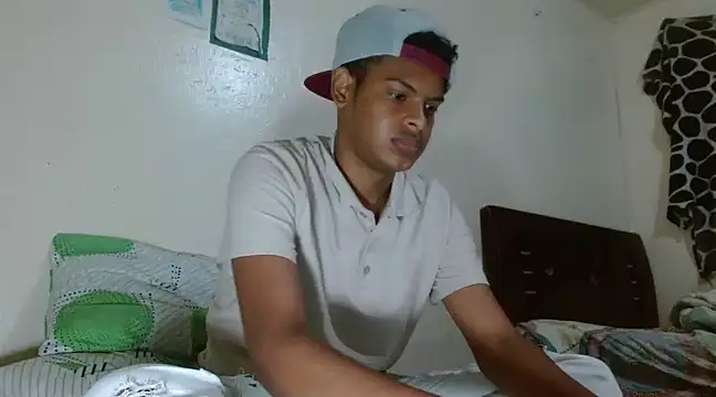 Snapshot of boylittle19cm chatting on 17, 2, 2025 boylittle19cm online show from 17, 2, 2025