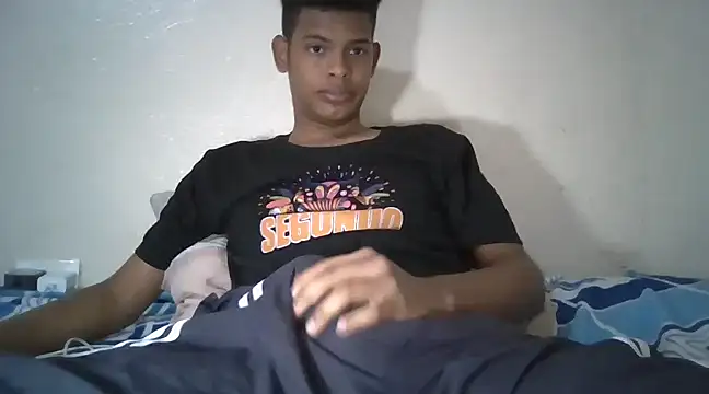 Snapshot of boylittle19cm chatting on 18, 2, 2025 boylittle19cm online show from 18, 2, 2025