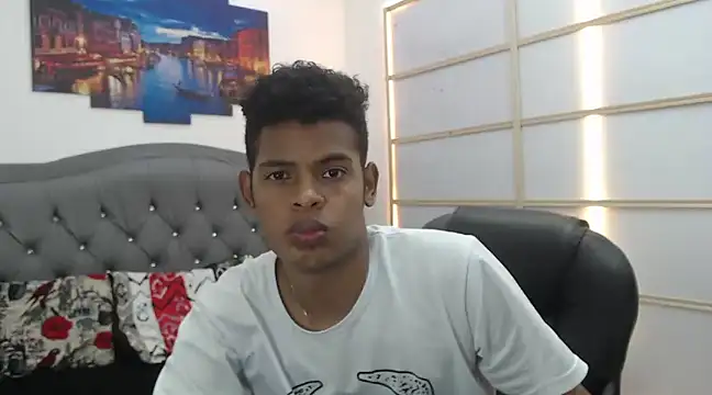 Snapshot of boylittle19cm chatting on 2, 3, 2025 boylittle19cm online show from 2, 3, 2025