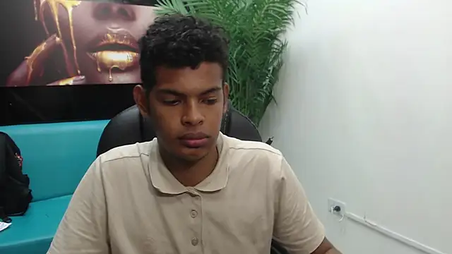 Snapshot of boylittle19cm chatting on 6, 3, 2025 boylittle19cm online show from 6, 3, 2025