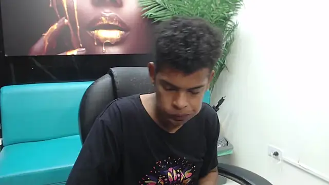 Snapshot of boylittle19cm chatting on 7, 3, 2025 boylittle19cm online show from 7, 3, 2025