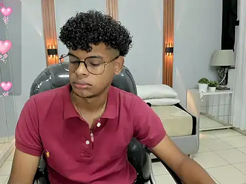 Snapshot of boylittle19cm chatting on 11, 9, 2025 boylittle19cm online show from 11, 9, 2025