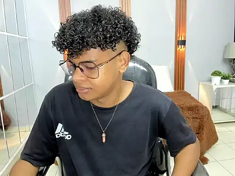 Snapshot of boylittle19cm chatting on 14, 9, 2025 boylittle19cm online show from 14, 9, 2025