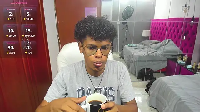 Snapshot of boylittle19cm chatting on 19, 9, 2025 boylittle19cm online show from 19, 9, 2025