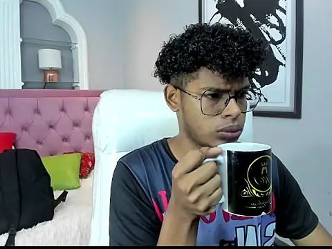 Snapshot of boylittle19cm chatting on 30, 9, 2025 boylittle19cm online show from 30, 9, 2025