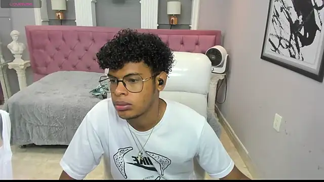 Snapshot of boylittle19cm chatting on 9, 10, 2025 boylittle19cm online show from 9, 10, 2025