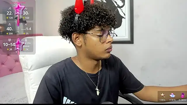 Snapshot of boylittle19cm chatting on 18, 10, 2025 boylittle19cm online show from 18, 10, 2025